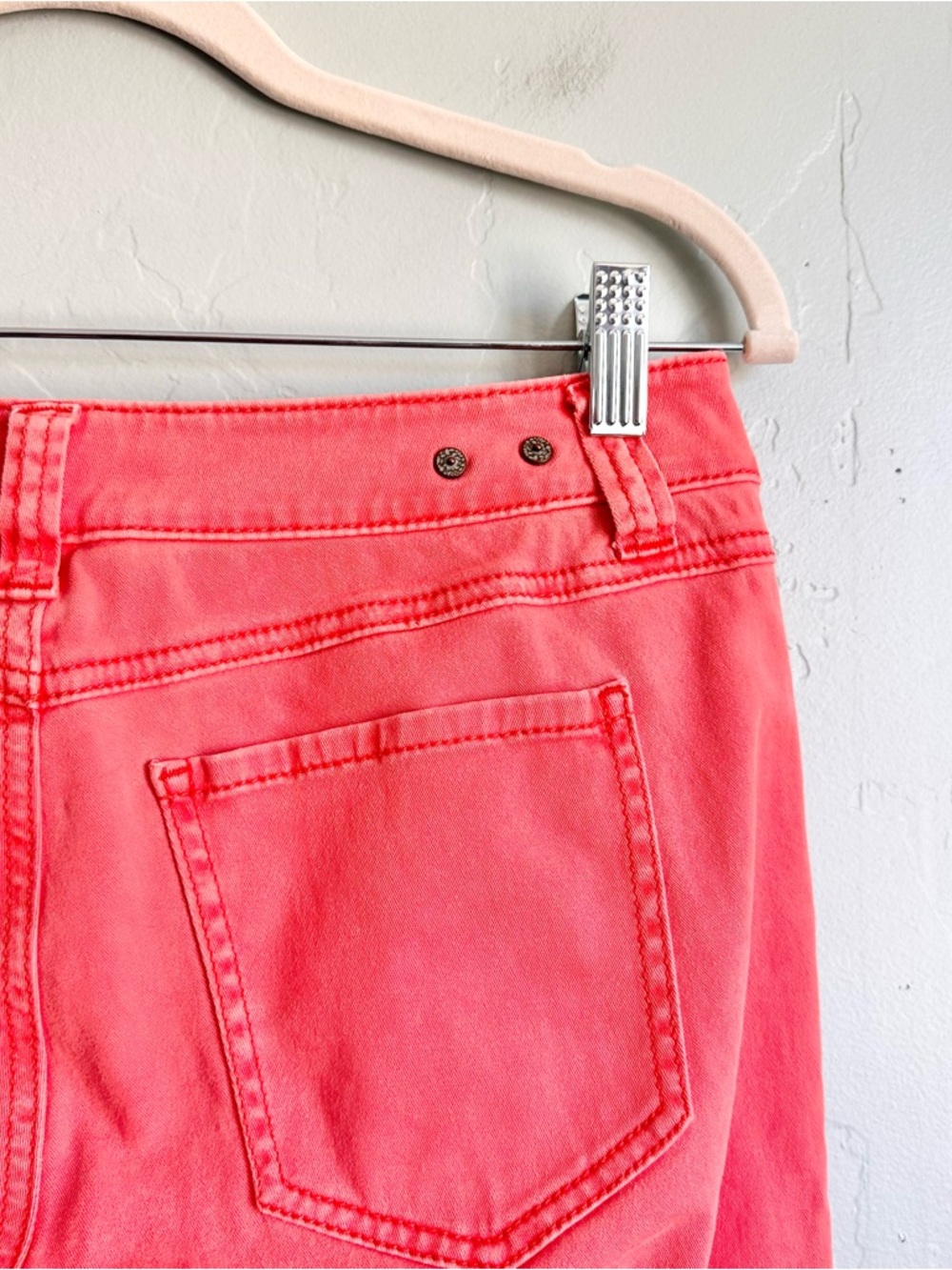 CAbi Women’s Coral Pink Summer Skinny Jeans Size 4 EUC - Picture 3 of 6